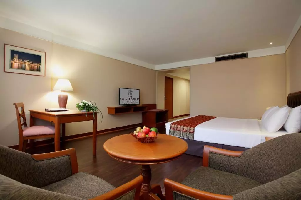 Twin Towers Hotel
